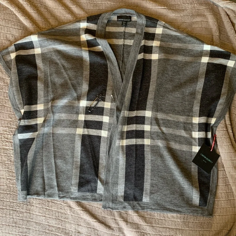 Cynthia Rowley Poncho - Picture 1 of 5